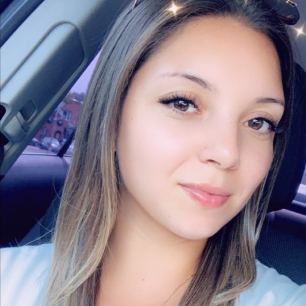 Meet your Posher, Angelique